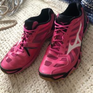 Mizuno wave lightning RX2 court shoes